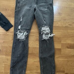 BRAND NEW BUNCH OF NEW CLOTHS MESSAGE ME FOR SIZE AND PRICE